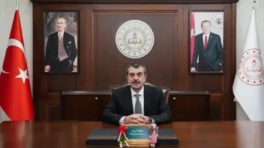 Eğitim Yılı 'Bayrak Sevgisi' Temasıyla Başladı