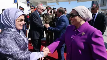 Cumhurbaşkanı Erdoğan, Mısır'da! Sisi tarafından karşılandı