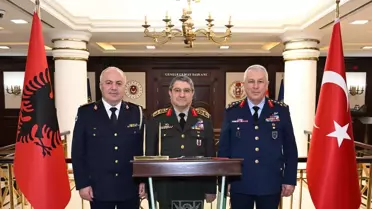 Bayraktaroğlu, Arnavutluk Hava Komutanı'nı kabul etti
