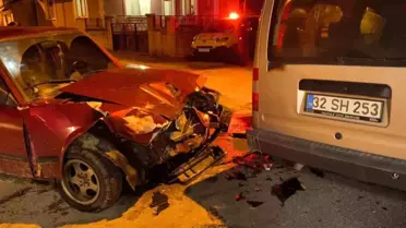 Isparta'da Kavşakta Kaza: 4 Yaralı