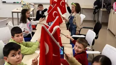 Kartepe Genç Akademi'de yeni dönem bayrak sevgisiyle başladı