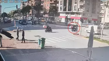 Motosiklet-Minibüs Çarpışması: Sürücü Kaçtı