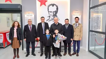 Ordu Valisi Erol öğrencinin daveti üzerine sınıfını ziyaret etti