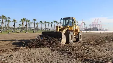 Mersin'de Sahil Temizliği