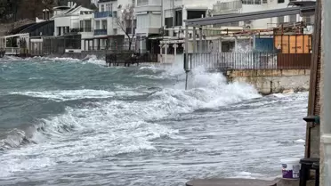 Bodrum'da Fırtına Feribot Seferlerini İptal Etti