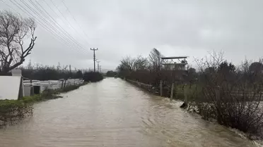 Çanakkale'de Yağış Yolu Çöktürdü