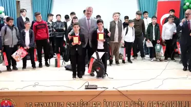 Balıkesir'de İstiklal Marşı'nı Güzel Okuma Yarışması'nın Kazananı Belli Oldu