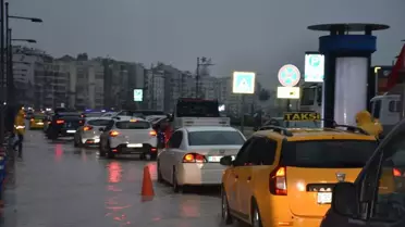 Kordon'da Sağanak Su Birikintisi Yaratıyor