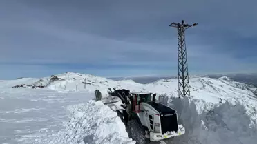 Yüksekova'da Kar Mücadelesi