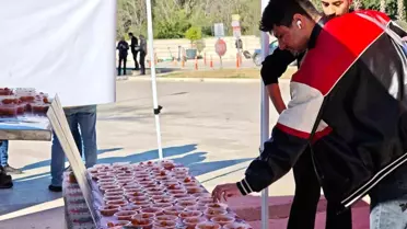 Kepez'de trafik kazasında hayatını kaybeden AÜ öğrencileri için lokma hayrı