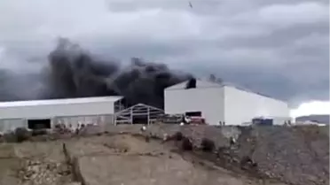 Milas'ta fabrika inşaatında yangın