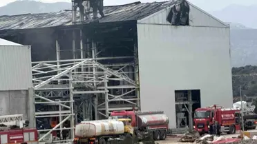Milas'ta fabrika inşaatındaki yangın kontrol altına alındı