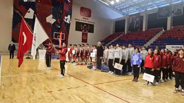 Niğde'de Basketbol Yarı Finalleri Başladı