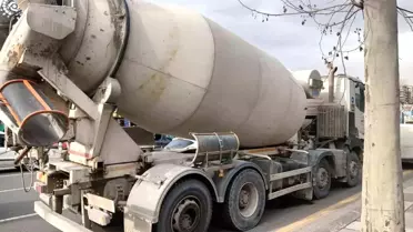 Ankara'da Beton Mikserinden Tekerlek Koptu