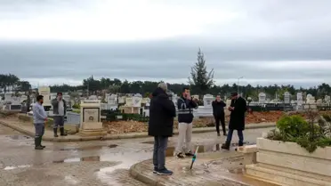 6 Şubat depreminde hayatını kaybeden Antalyalı vatandaşlar mezarı başında anıldı