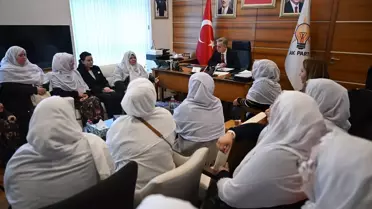 Kıyafeti nedeniyle hedef alınan Mihalgazi Belediye Başkanı Zeynep Güneş'i en çok üzen cümle! Gözyaşlarını tutamadı