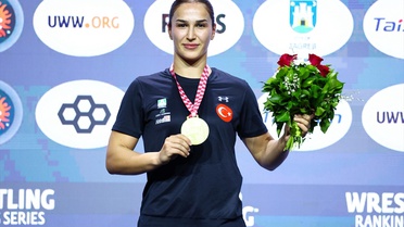 Buse Tosun Çavuşoğlu'ndan Altın Madalya