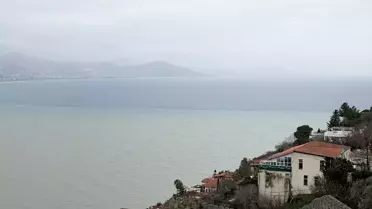 Alanya'da Sağanak Denizi Kahverengiye Dönüştürdü