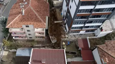 Ankara'nın Gölbaşı ilçesinde istinat duvarının çökmesi nedeniyle 5 apartman tahliye edildi