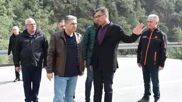 Antalya'da Heyelan Nedeniyle Yol Kısmen Kapandı