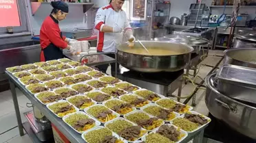 Araban'da 6 Şubat depremlerinde hayatını kaybedenler için 450 aileye et döner dağıtıldı