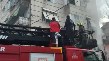 Edremit'te Apartman Yangını: 4 Yaralı