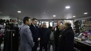 Vali Ustaoğlu Sındırgı'da Depremzedeleri Ziyaret Etti