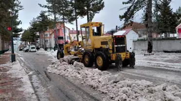 Başçiftlik'te Kar Temizliği Devam Ediyor