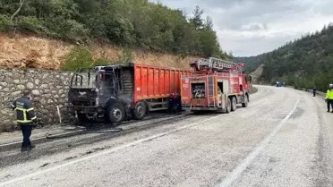 Seyir Halindeki Kamyon Yandı