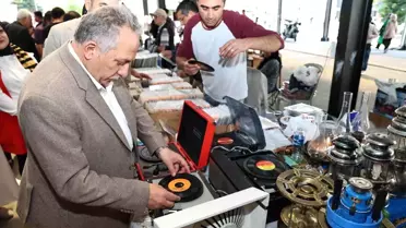 Bu pazar antikacılar buluşuyor