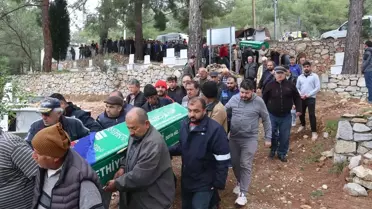 Fethiye'de Trafik Kazası: Babaannesi ve Torunu Toprağa Verildi