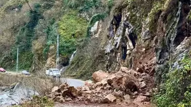Giresun'da Heyelan Sebebiyle Ulaşım Aksadı