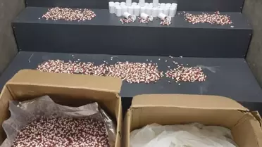 İzmir'de Uyuşturucu Operasyonu: 104 Bin Sentetik Ecza Ele Geçirildi
