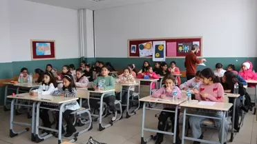 Karlıova'da Umre Ödüllü Siyer Sınavı