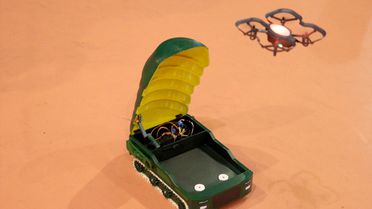 Tırtıldan Dronlu Robot Geliştirdiler