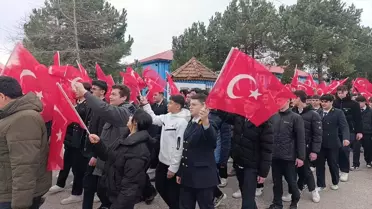 Ordu'da Öğrencilerden Bayrak Yürüyüşü