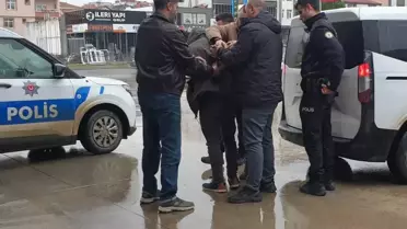 Bafra'da Kardeşini Bıçakla Yaraladı