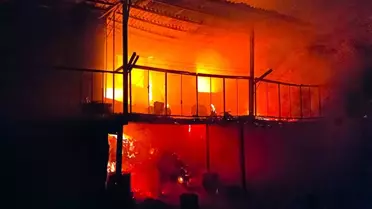 Taşova'da Ahşap Ev Yangını