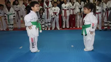 Taşova Kaymakamı Kartal'dan tekvando kursuna ziyaret