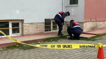 Öğrenci 4. Kattan Düştü, Ağır Yaralı