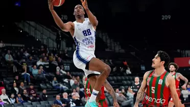 Anadolu Efes, Karşıyaka'yı 98-81 yendi