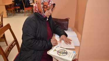 Nejla Örs: Hayallerinin Peşinden Koşuyor