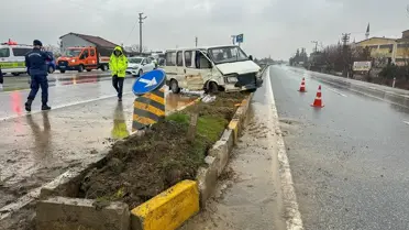 Uşak'ta Panelvan Kaza Yaptı