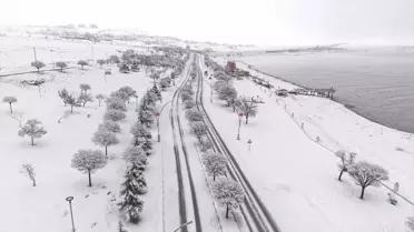 Kar Yağışı 161 Yerleşim Yerini Kapattı