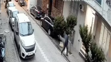 Esenyurt'ta Araç Çizen Şüpheli Kamera Kaydında