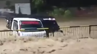 Filipinler'de tropikal fırtına: 12 ölü