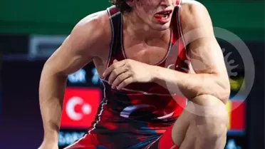 Milli Güreşçiler Finalde