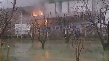 Pamukova'da Soğuk Hava Deposunda Yangın