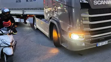 TIR Kazasında Genç Motosikletçi Hayatını Kaybetti