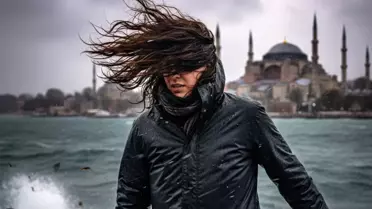 İstanbul Valiliğinden akşam saatleri için fırtına uyarısı